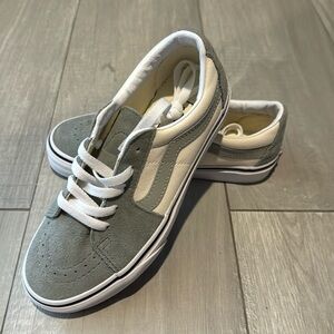 NEW WITH BOX VANS SK8 LOW